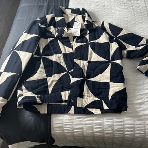 Brand new Zara jacket - XL. Bought in Italy!